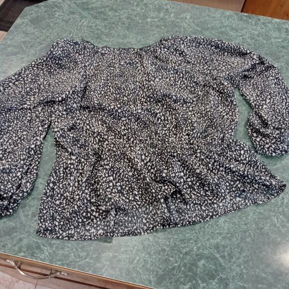 Universal Thread Womens Balloon Long Sleeve Blouse Black Abstract Sz L New Boho - Picture 12 of 15